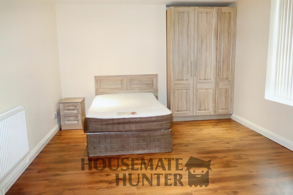 8 bedroom house for rent University Road, Leicester, LE1 7RA UniHomes