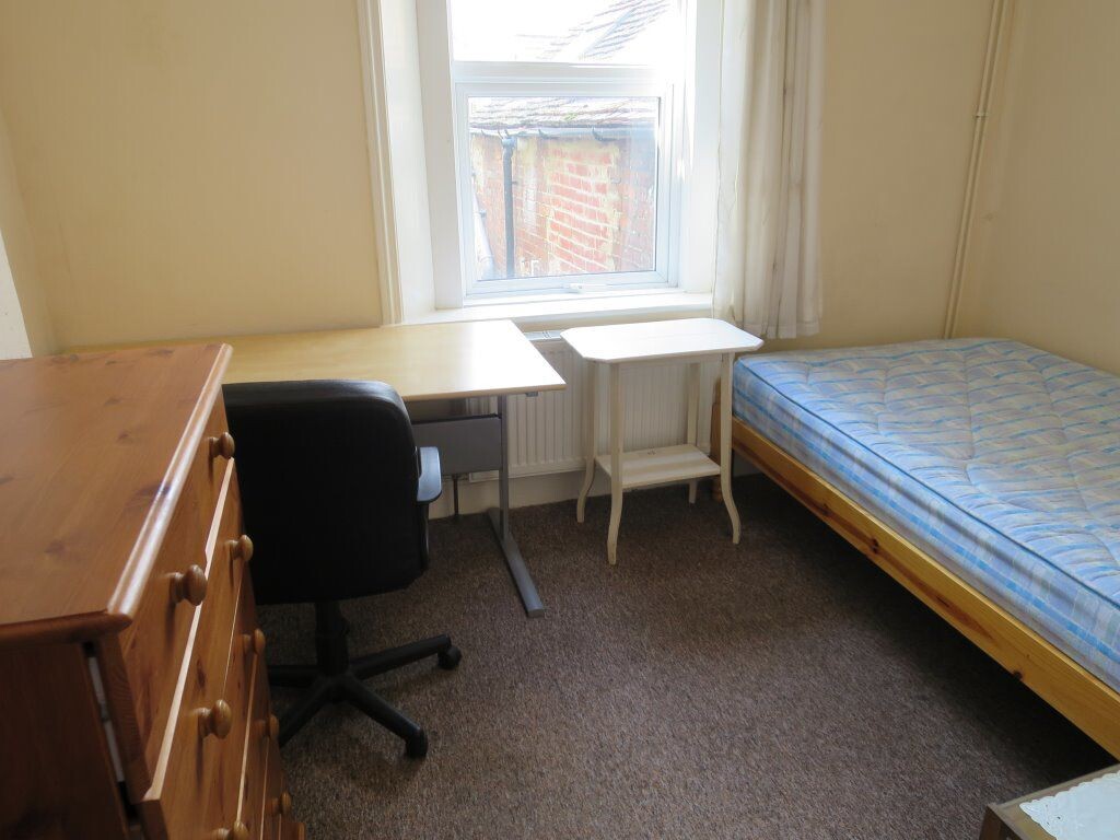 4 bedroom house for rent Cowley Road, Oxford, OX4 1JB UniHomes