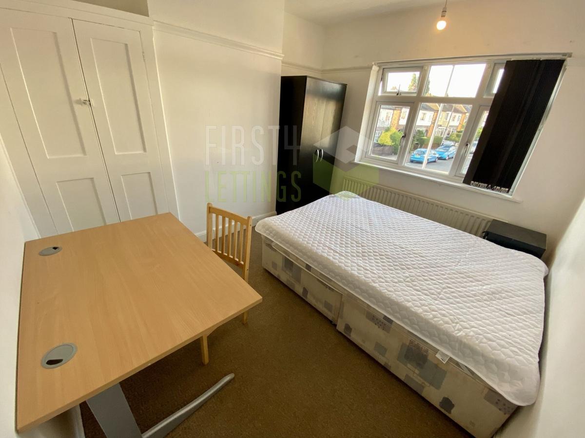 7 bedroom house for rent Gainsborough Road, Leicester, LE2 3DG UniHomes