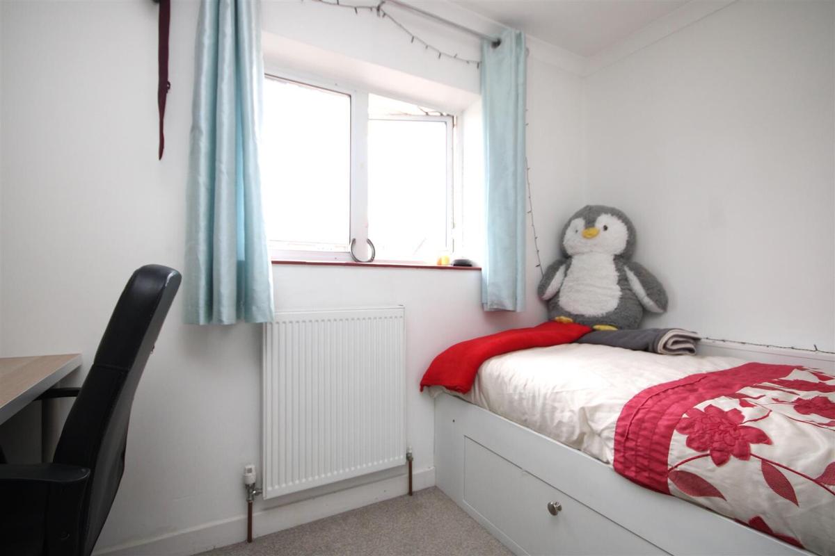 4 bedroom house for rent Blackwell Avenue, Surrey, GU2 8LU UniHomes