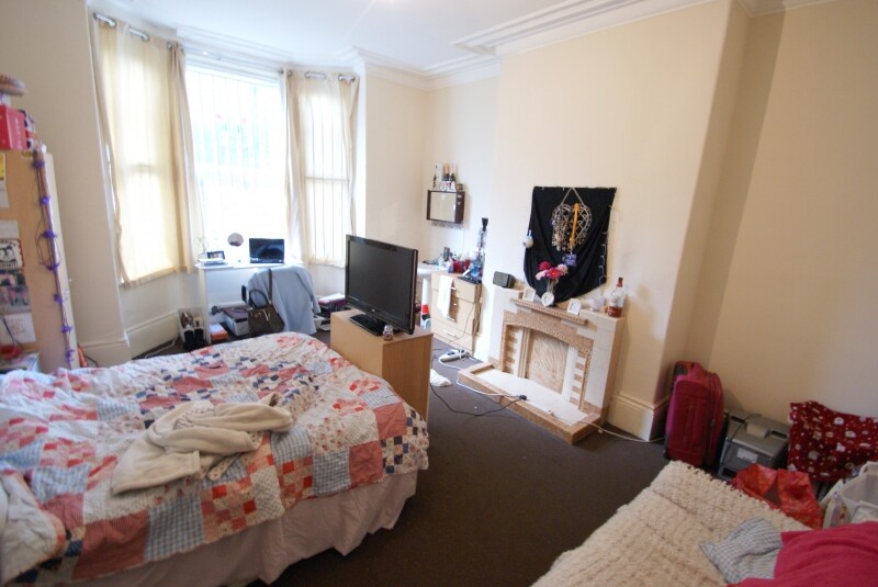 9 bedroom house for rent Hyde Park Road, Leeds, LS6 1AJ UniHomes