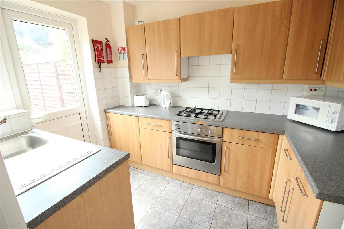 3 bedroom house for rent Belgrave Mews, London, UB8 3AG UniHomes