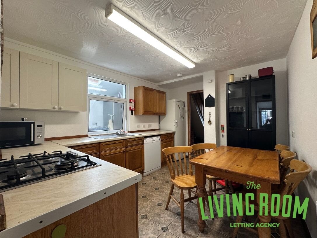 5 bedroom house on Treherbert Street, Cathays, Cardiff