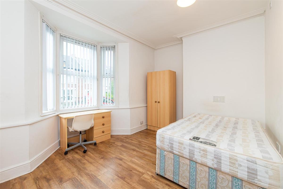 3 bedroom apartment for rent Warwick Street, Newcastle, NE6 5AR UniHomes