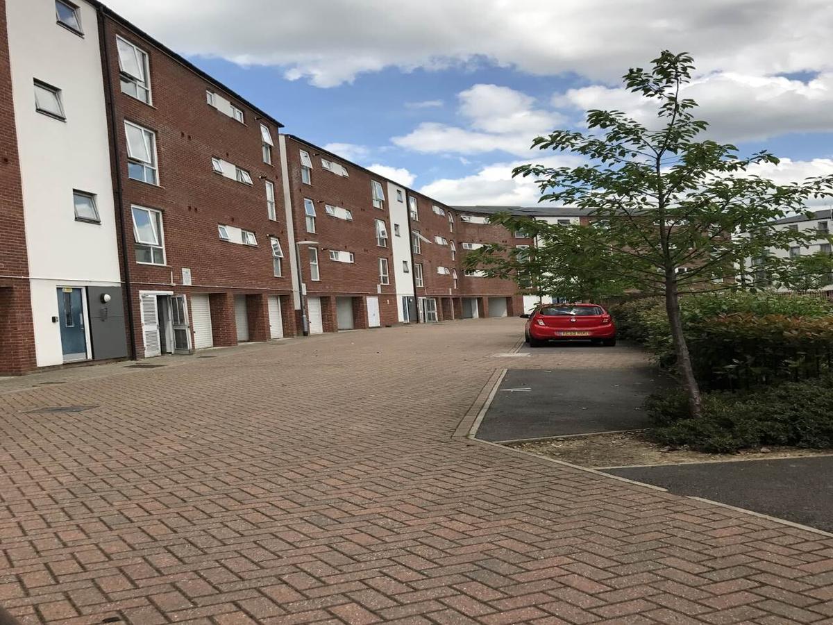 3 bedroom apartment for rent Aviation Avenue, Hertfordshire, AL10 9UD