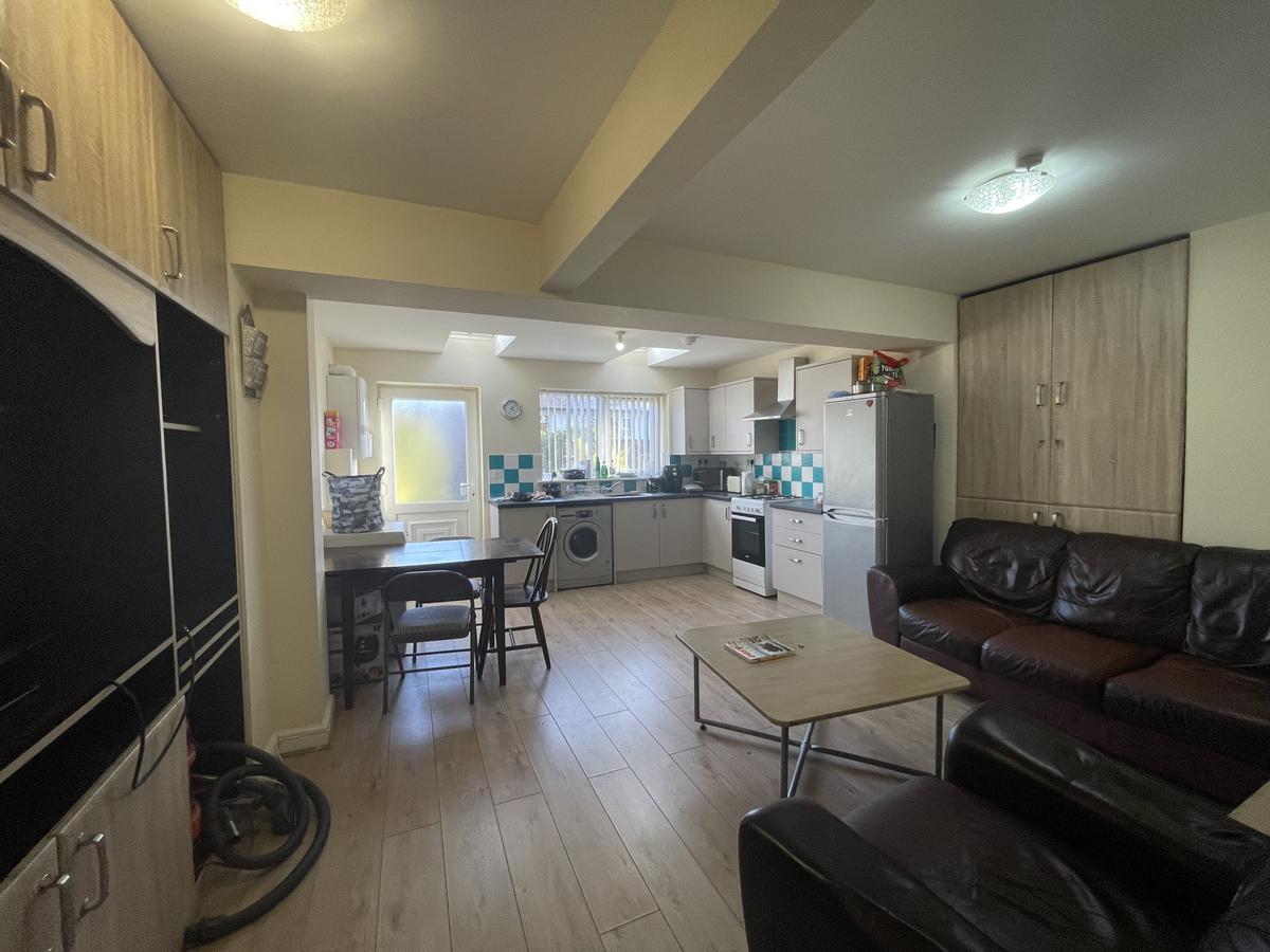 3 bedroom house for rent Mayville Avenue, Leeds, LS6 1NQ UniHomes