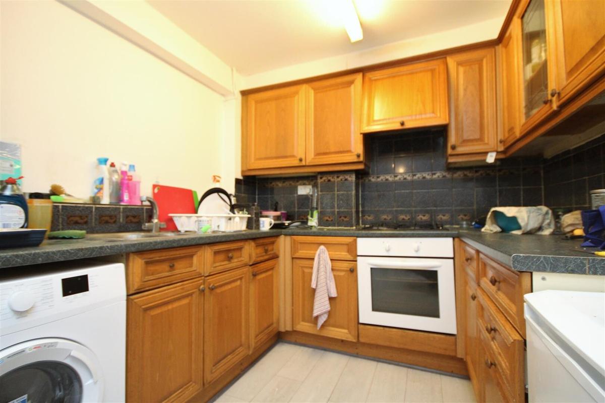 4 bedroom house for rent Guildford Park Avenue, Surrey, GU2 7NH UniHomes