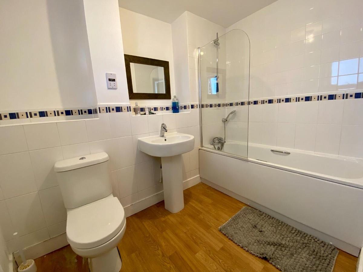 4 bedroom apartment for rent St Martins Court, Bath, BA2 5RQ UniHomes