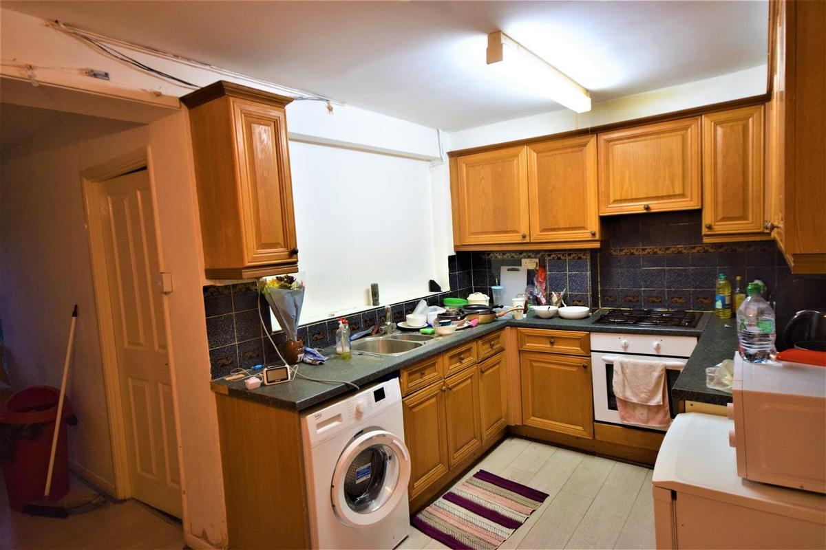 4 bedroom house for rent Guildford Park Avenue, Surrey, GU2 7NH UniHomes