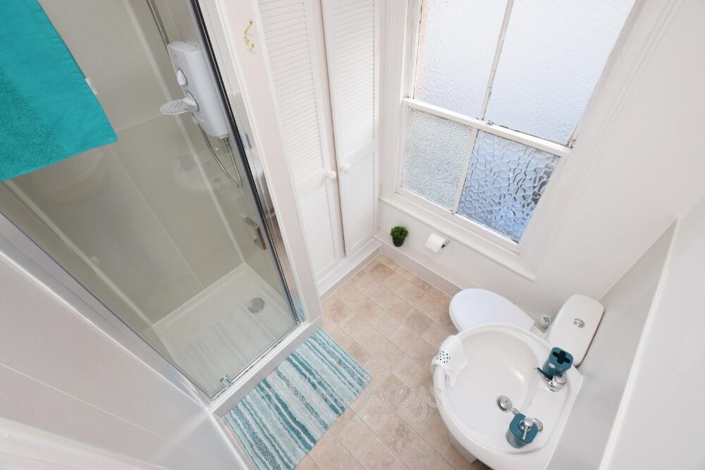 5 bedroom house for rent Adams Avenue, 24/25, Northampton, NN1 4LQ