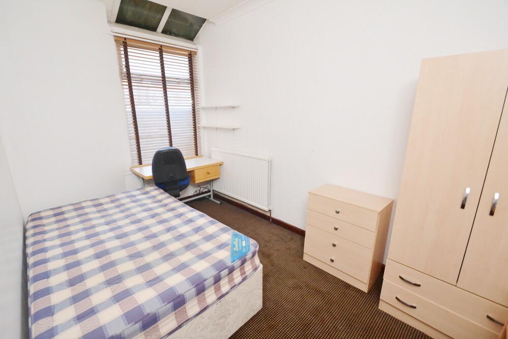 5 bedroom house for rent Standish Road, Manchester, M14 6NP UniHomes