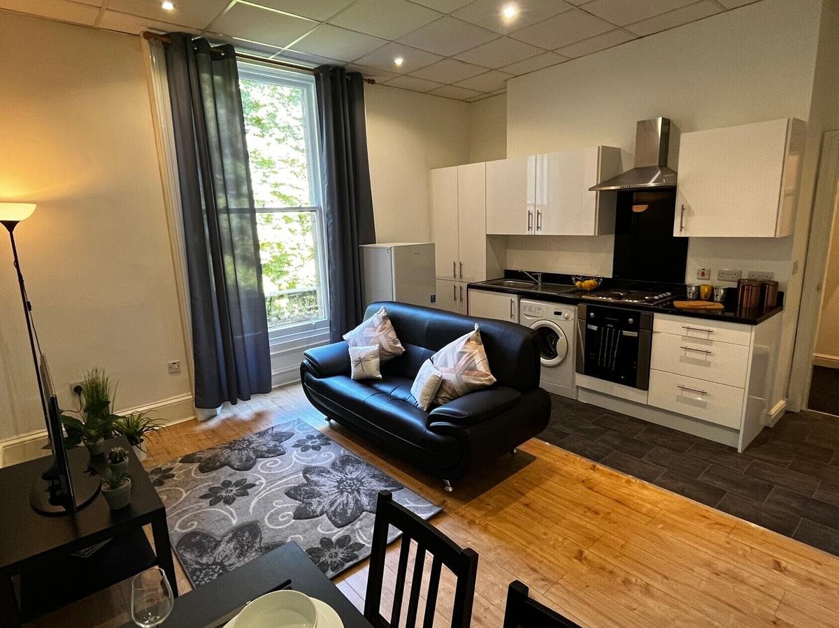 1 bedroom house for rent Ridgeway House, Grosvenor Road, Leeds, LS6 2DZ