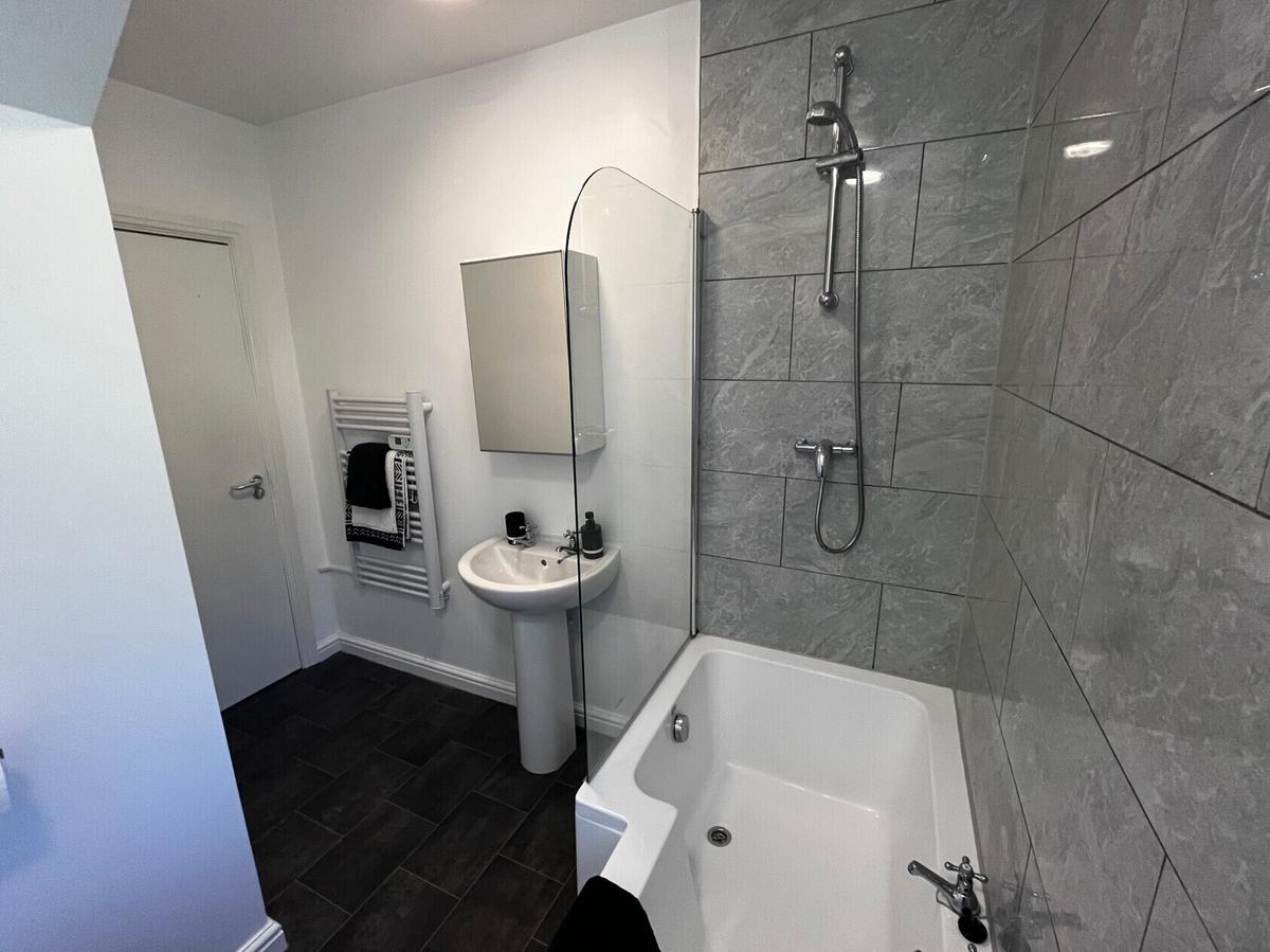 1 bedroom house for rent Ridgeway House, Grosvenor Road, Leeds, LS6 2DZ