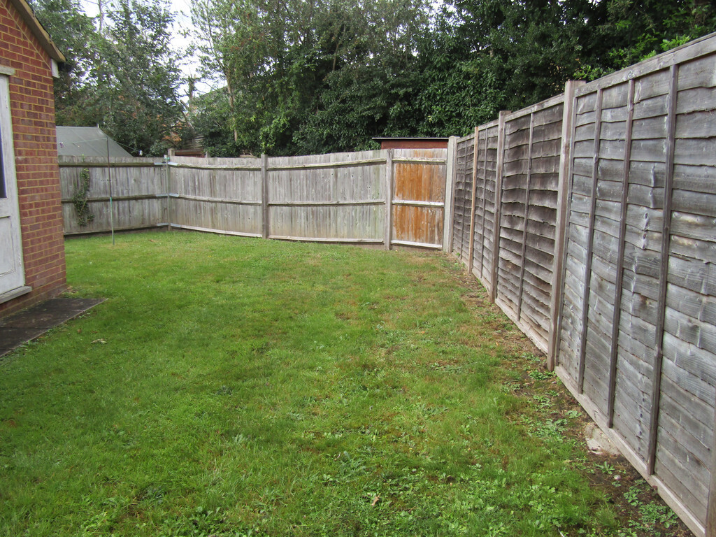 3 bedroom house for rent Larksfield Englefield Green, Surrey, TW20 0RA