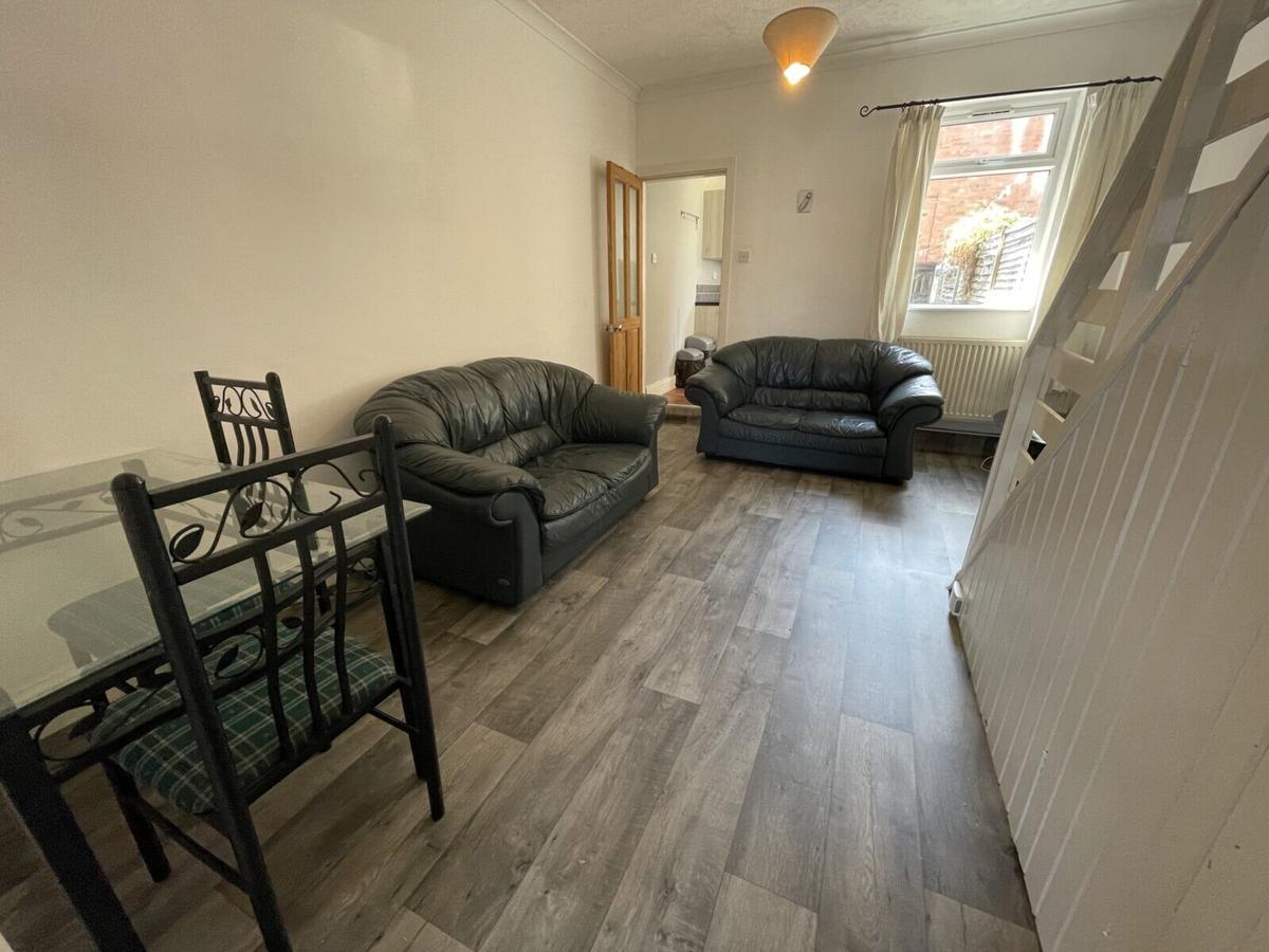 2 bedroom house for rent Knighton Fields Road East, Leicester, LE2 6DP UniHomes