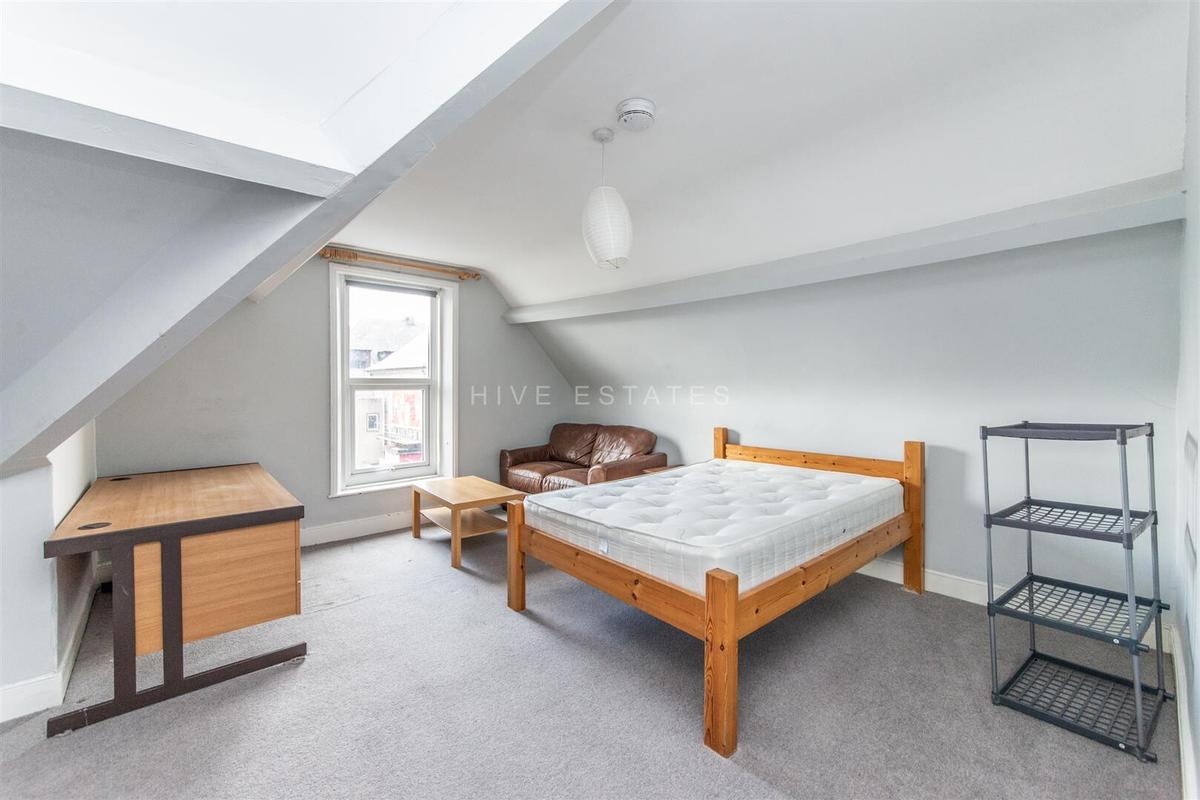 5 bedroom house for rent Heaton Road, Newcastle, NE6 1SE UniHomes
