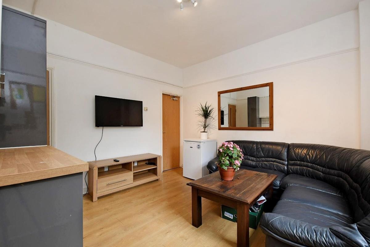 5 bedroom house on Burns Road, Crookesmoor, Sheffield
