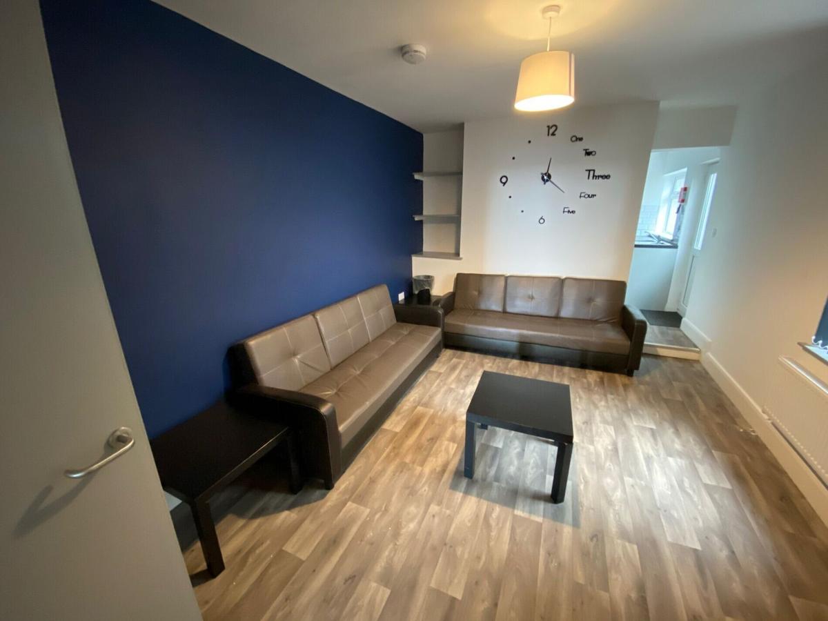 5 bedroom house on Malvern Terrace Brynmill, Uplands, Swansea