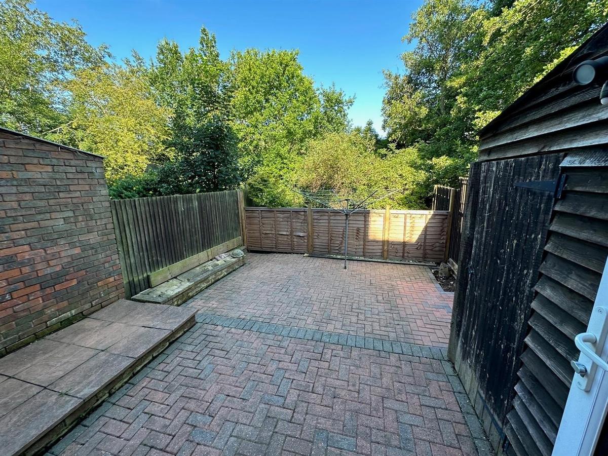 5 bedroom house for rent Braybourne Close, London, UB8 1UJ UniHomes