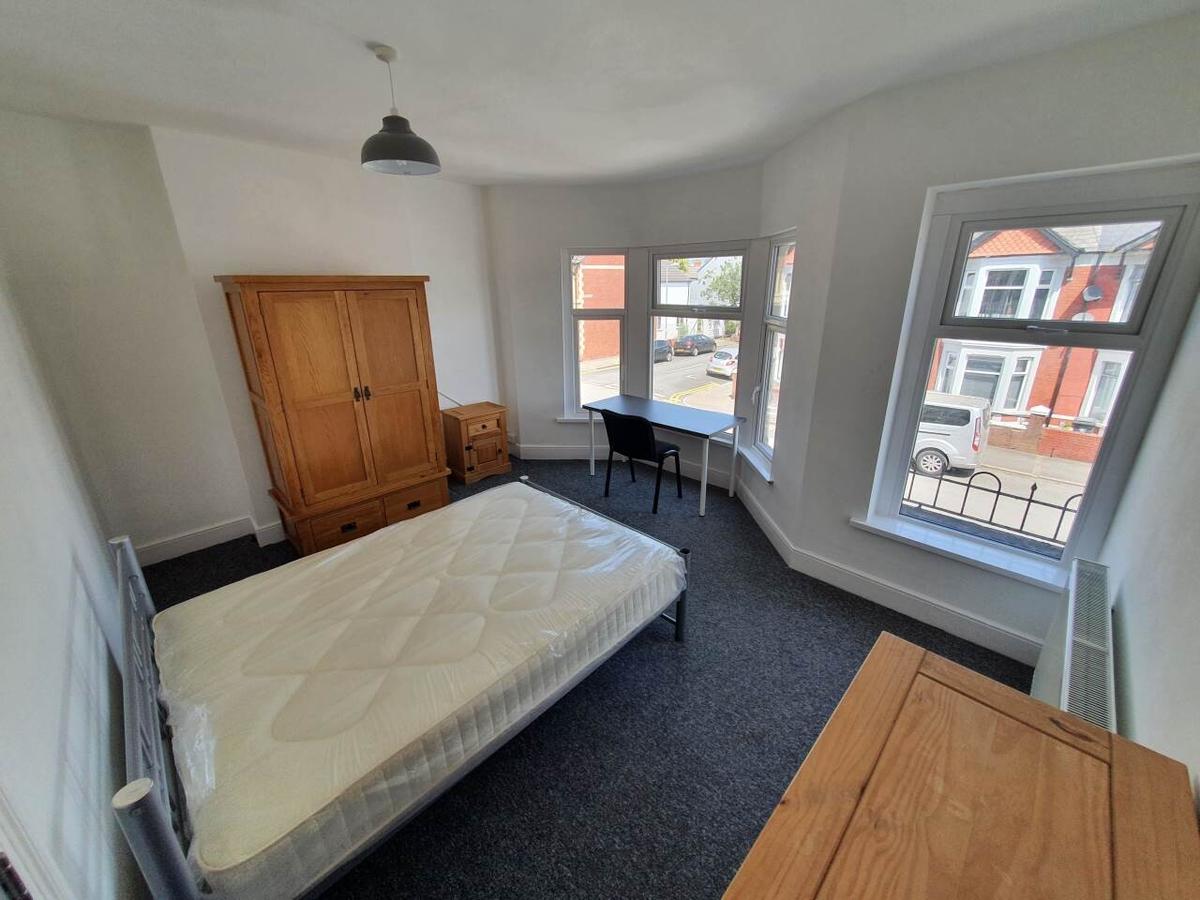 4 bedroom house for rent Llanishen Street, Cardiff, CF14 3QD UniHomes