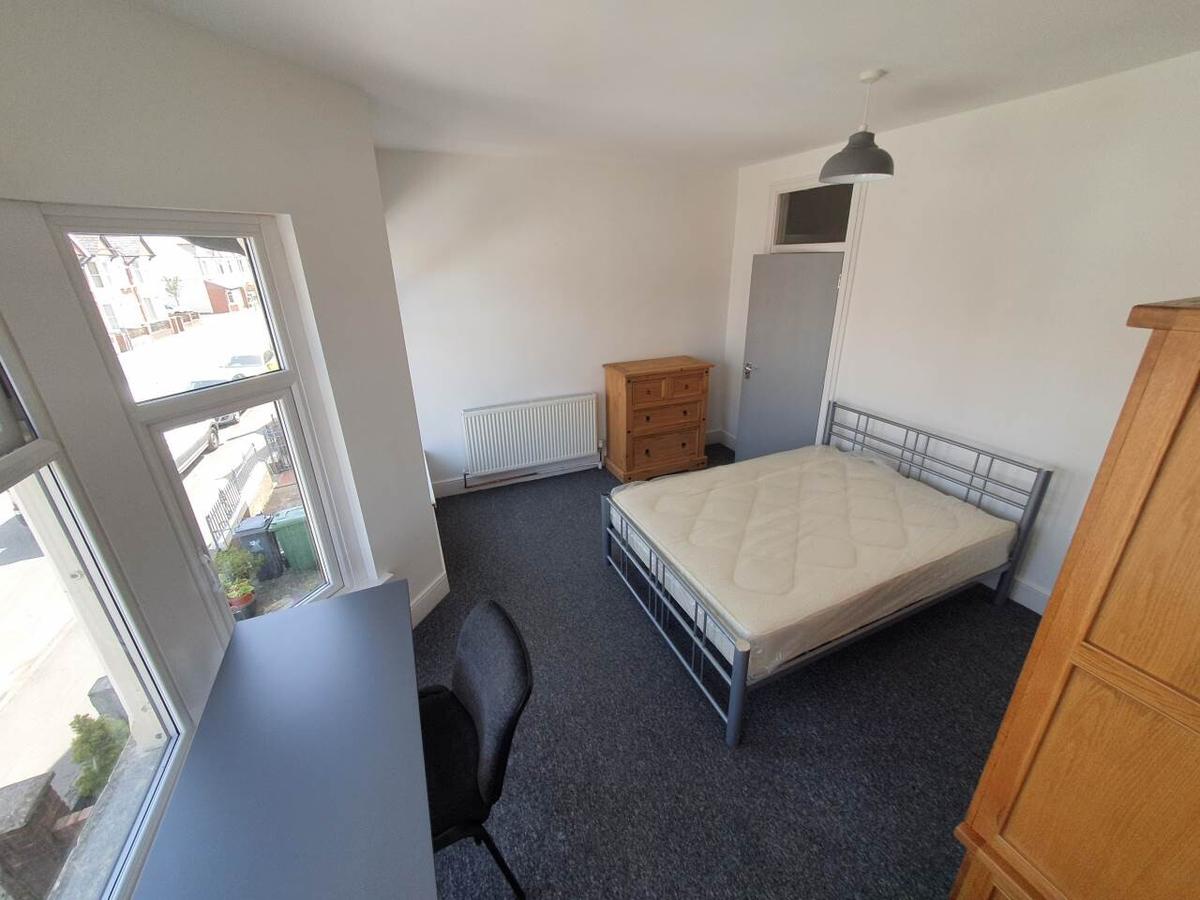 4 bedroom house for rent Llanishen Street, Cardiff, CF14 3QD UniHomes