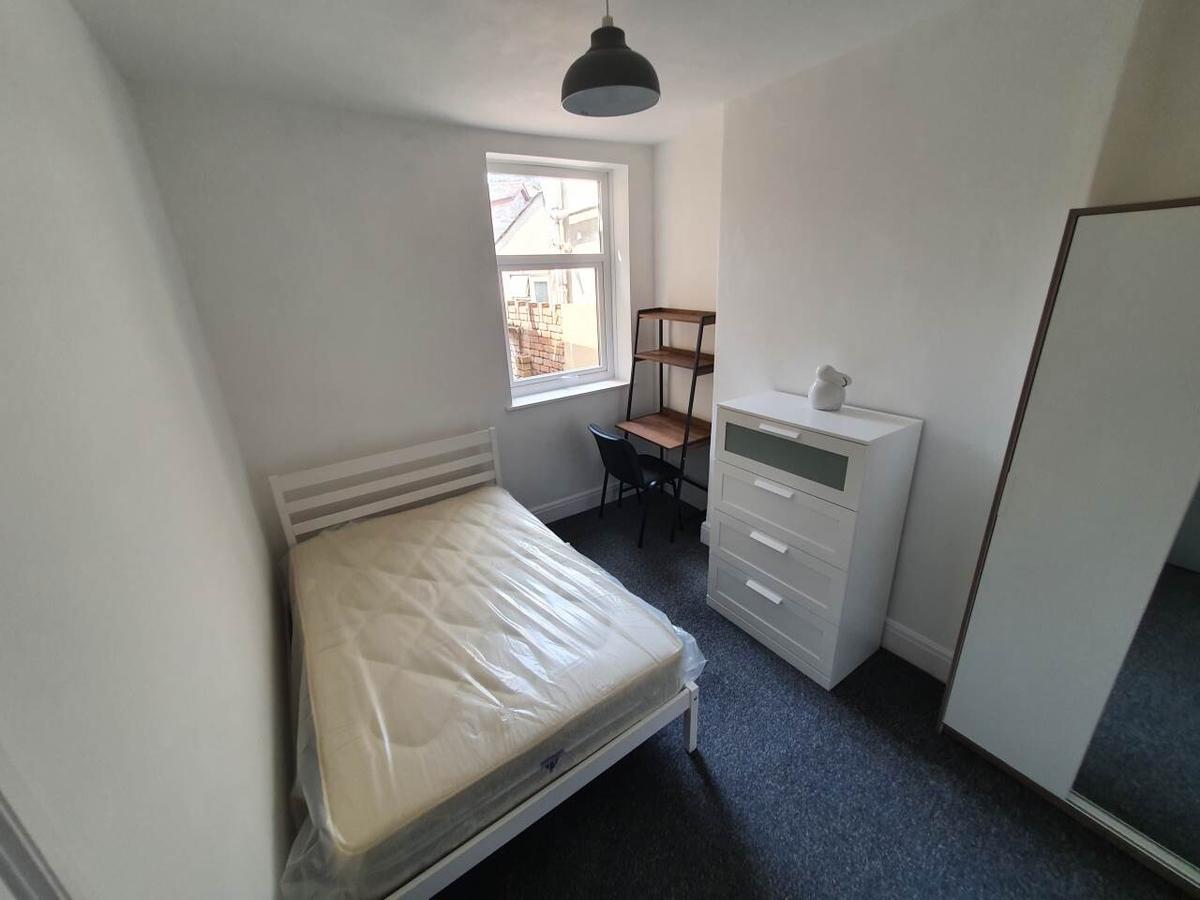 4 bedroom house for rent Llanishen Street, Cardiff, CF14 3QD UniHomes