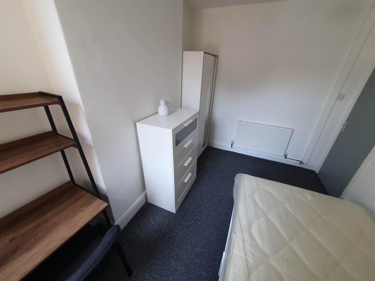 4 bedroom house for rent Llanishen Street, Cardiff, CF14 3QD UniHomes