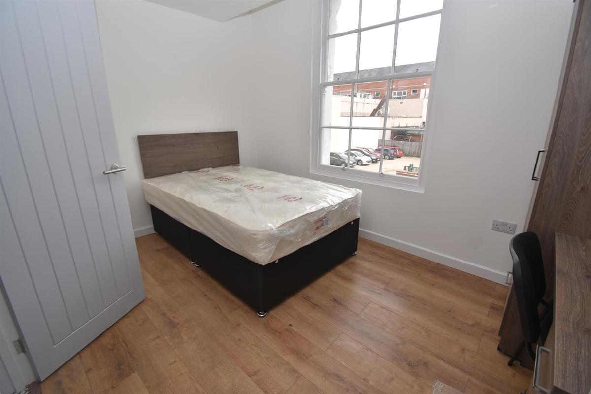 4 bedroom apartment for rent Tavistock Street Leamington Spa, CV32 5PW ...