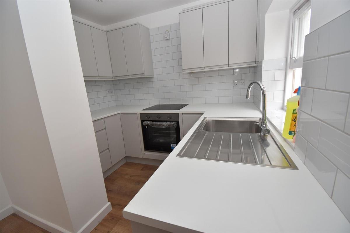 4 bedroom apartment for rent Tavistock Street Leamington Spa, CV32 5PW ...
