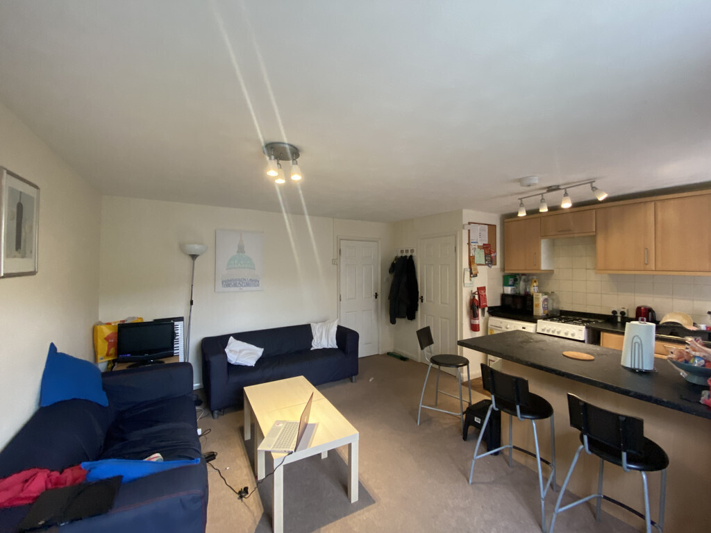 4 bedroom house for rent St. Judes Road Englefield Green Surrey, Surrey