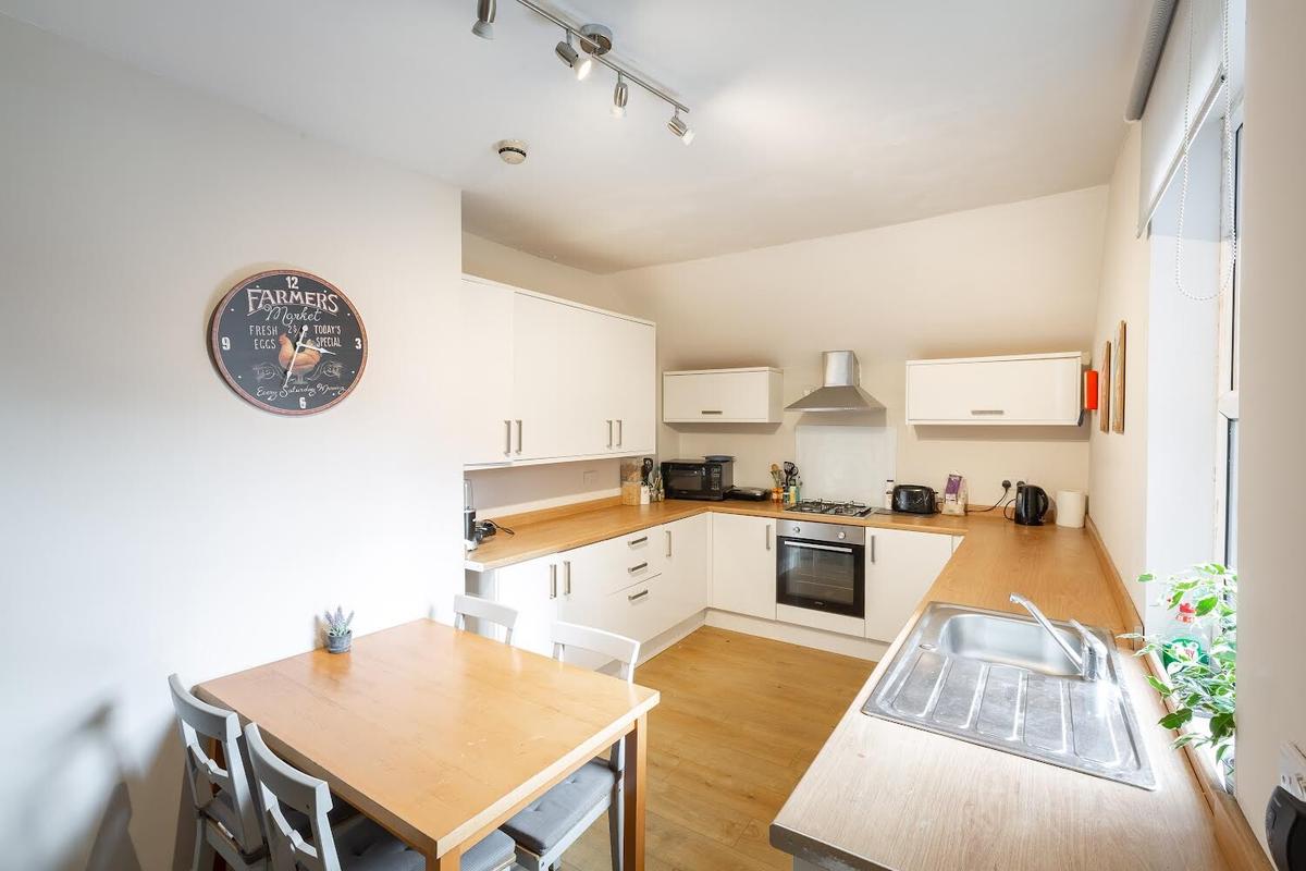 8 bedroom house for rent Archery Road, Leeds, LS2 9AU UniHomes