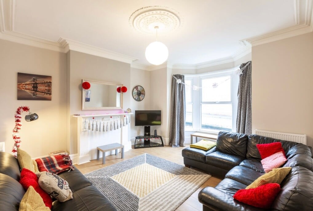 8 bedroom house on Archery Road, Woodhouse, Leeds