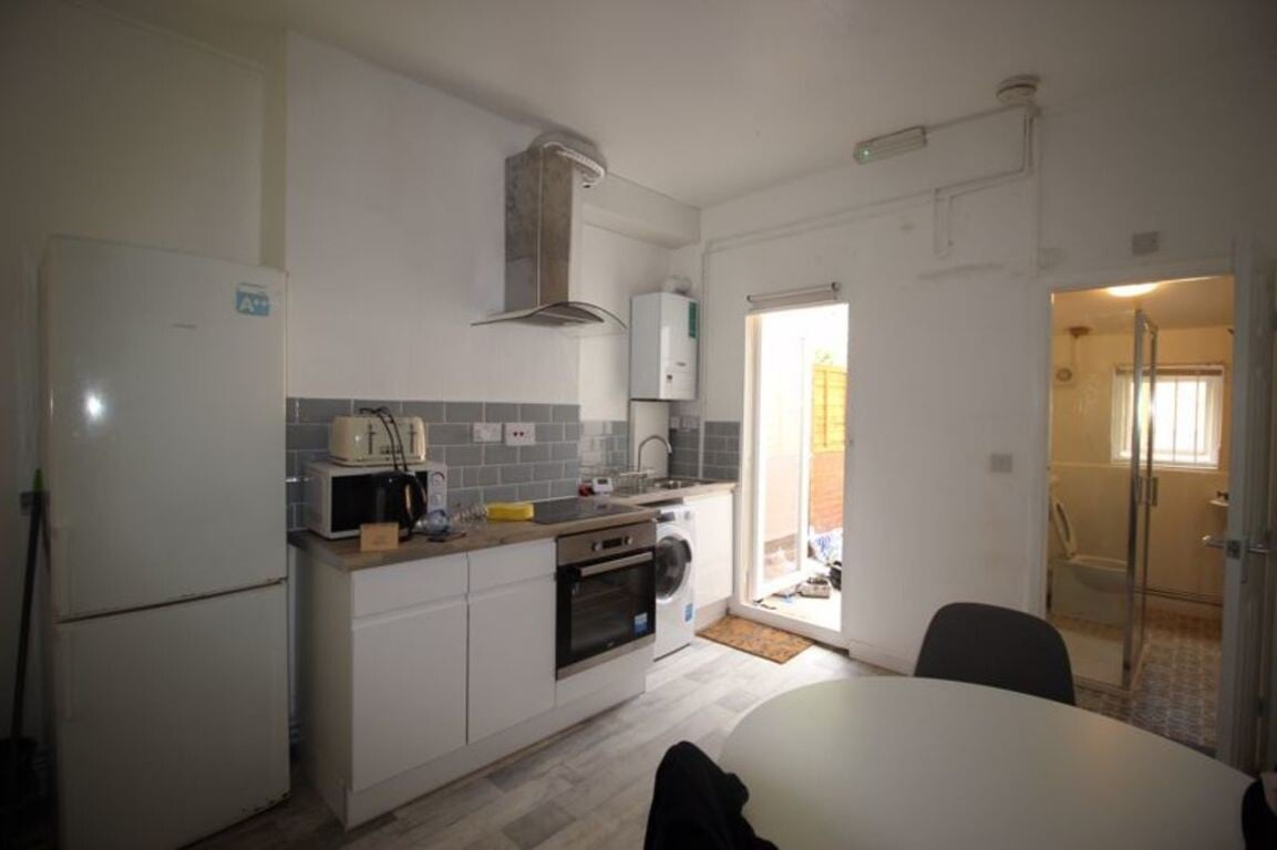 4 bedroom house for rent Bridlington Street, Nottingham, NG7 5BG UniHomes