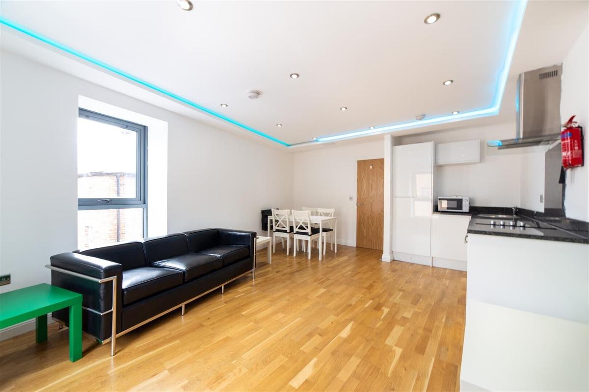 3 bedroom apartment for rent Falconars House, Newcastle, NE1 5AR UniHomes