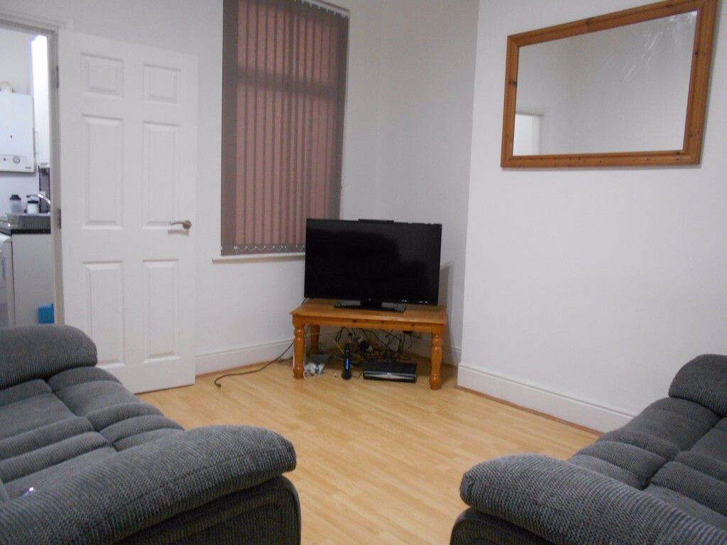 3 bedroom house for rent Lancing Road, Sheffield, S2 4EW UniHomes