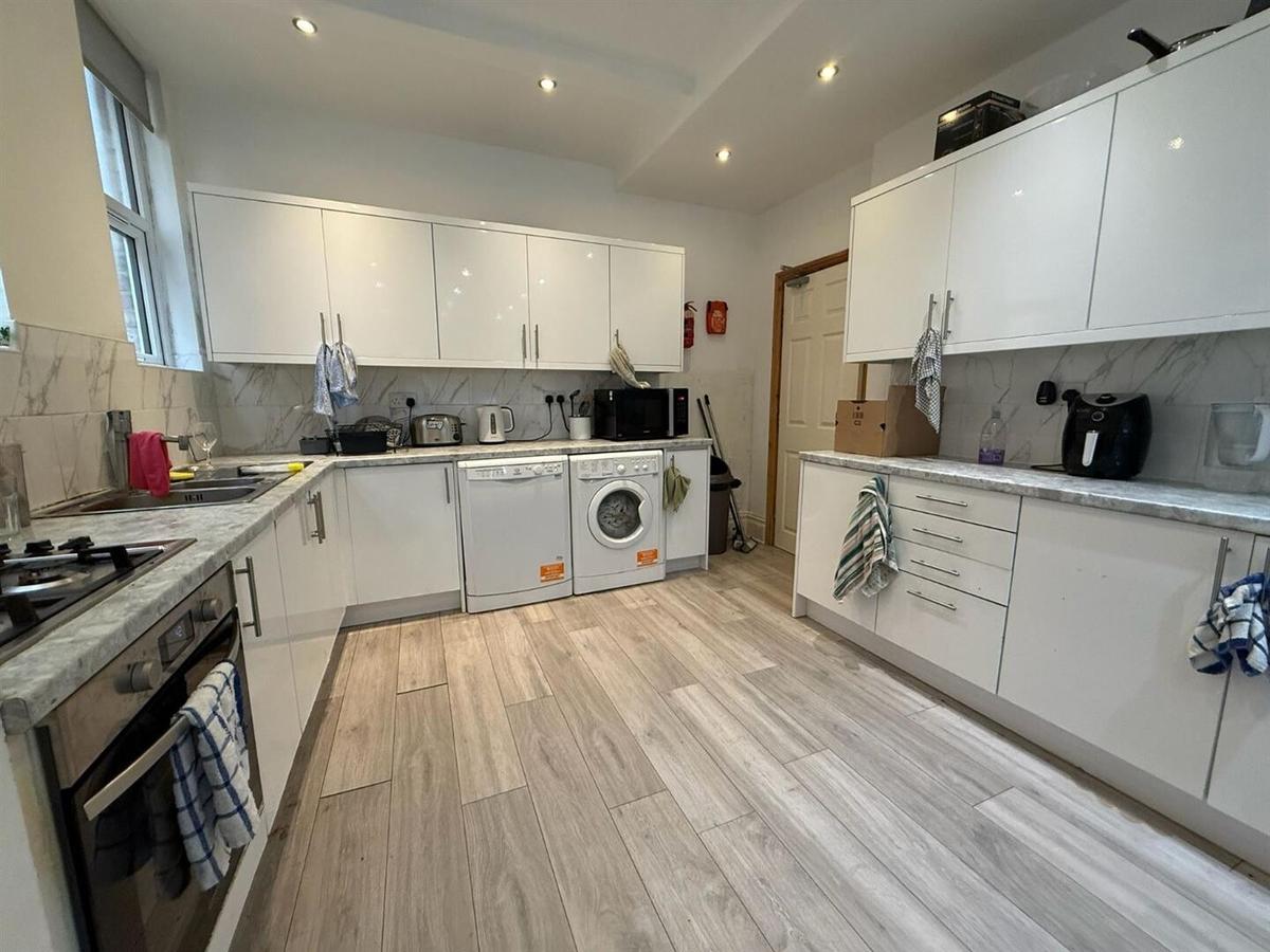 6 bedroom house on Derby Road, Fallowfield, Manchester