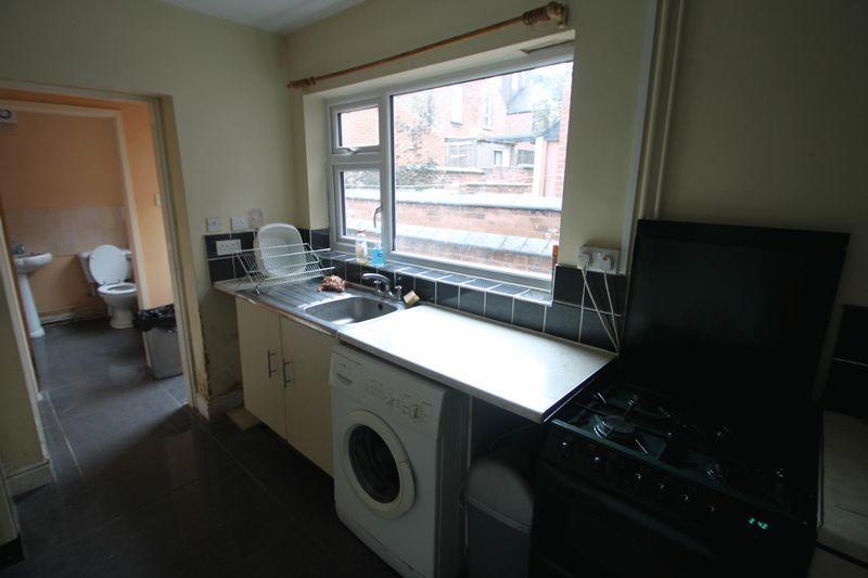 4 bedroom house for rent Rothesay Avenue, Nottingham, NG7 1PW UniHomes