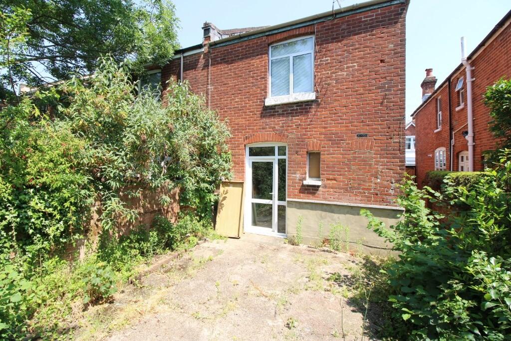 4 bedroom house for rent Harborough Road, Southampton, SO15 2FY UniHomes