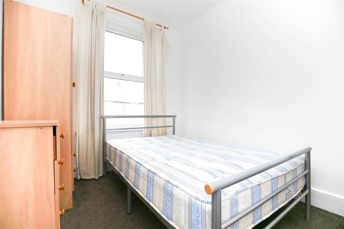 3 bedroom apartment for rent South View West, Newcastle, NE6 5PP UniHomes