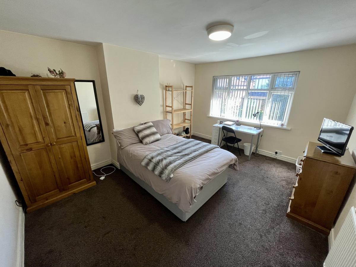 5 bedroom house for rent St. Annes Road, Leeds, LS6 3NY UniHomes