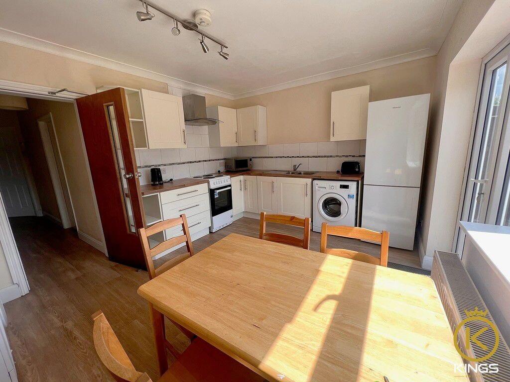 5 bedroom house for rent Aldershot Road, Surrey, GU2 8AJ UniHomes