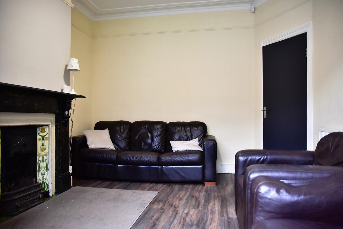 5 bedroom house for rent Headingley Avenue Leeds, LS6 3EP UniHomes
