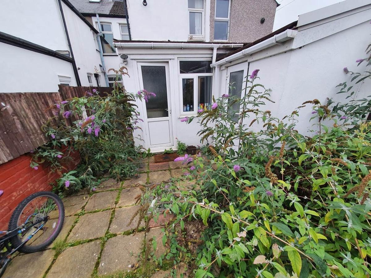 5 bedroom house for rent Heathfield Place, Cardiff, CF14 3JZ UniHomes