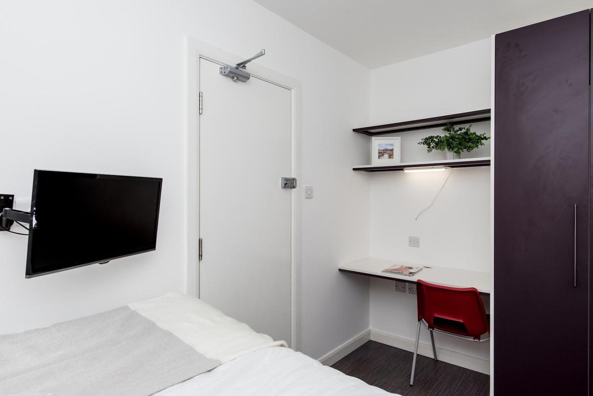 4 bedroom house for rent Stubbs Gate, Keele, ST5 1LU UniHomes