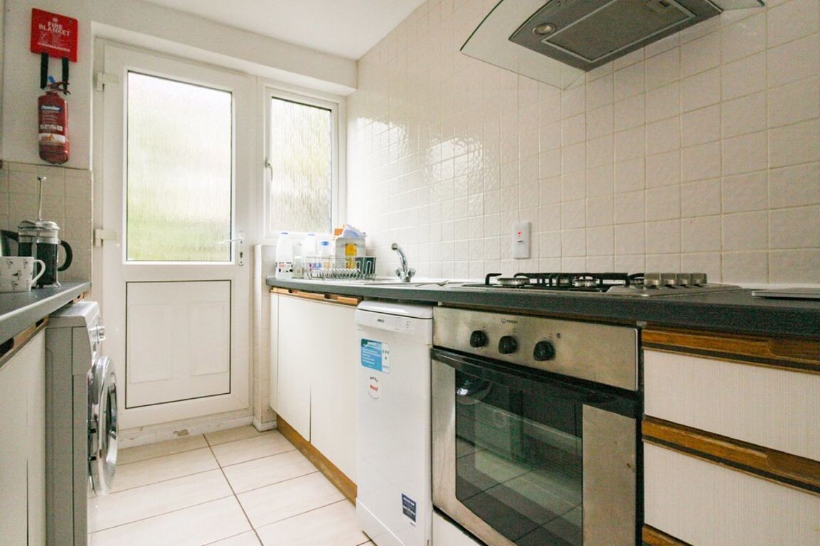 4 bedroom house for rent Alpine Gardens, Bath, BA1 5PB UniHomes