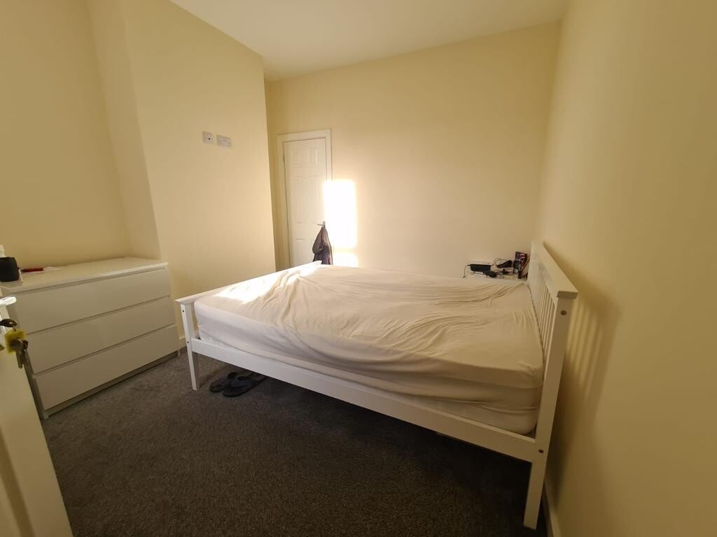 3 bedroom apartment for rent Noster Terrace, Leeds, LS11 8QF UniHomes