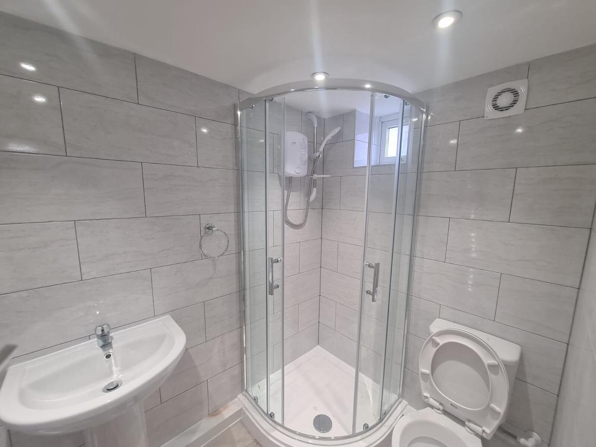 3 bedroom apartment for rent Noster Terrace, Leeds, LS11 8QF UniHomes