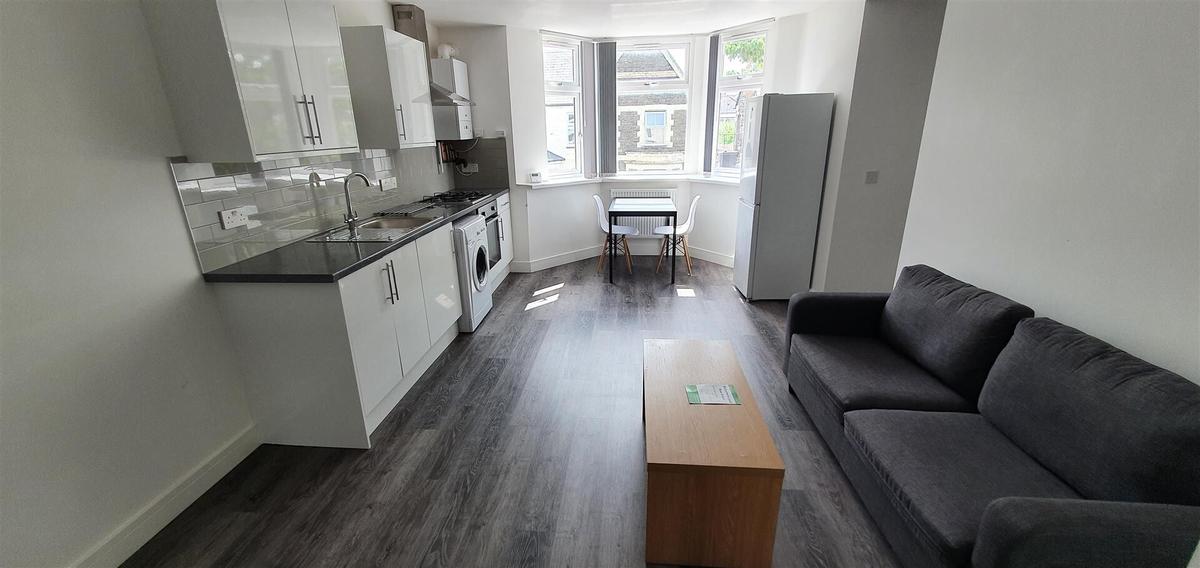 2 bedroom apartment on Richards Street, Cathays, Cardiff