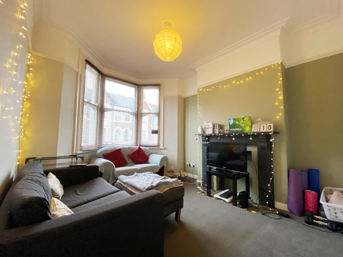 5 bedroom house for rent Lisvane Street, Cardiff, CF24 4LH UniHomes