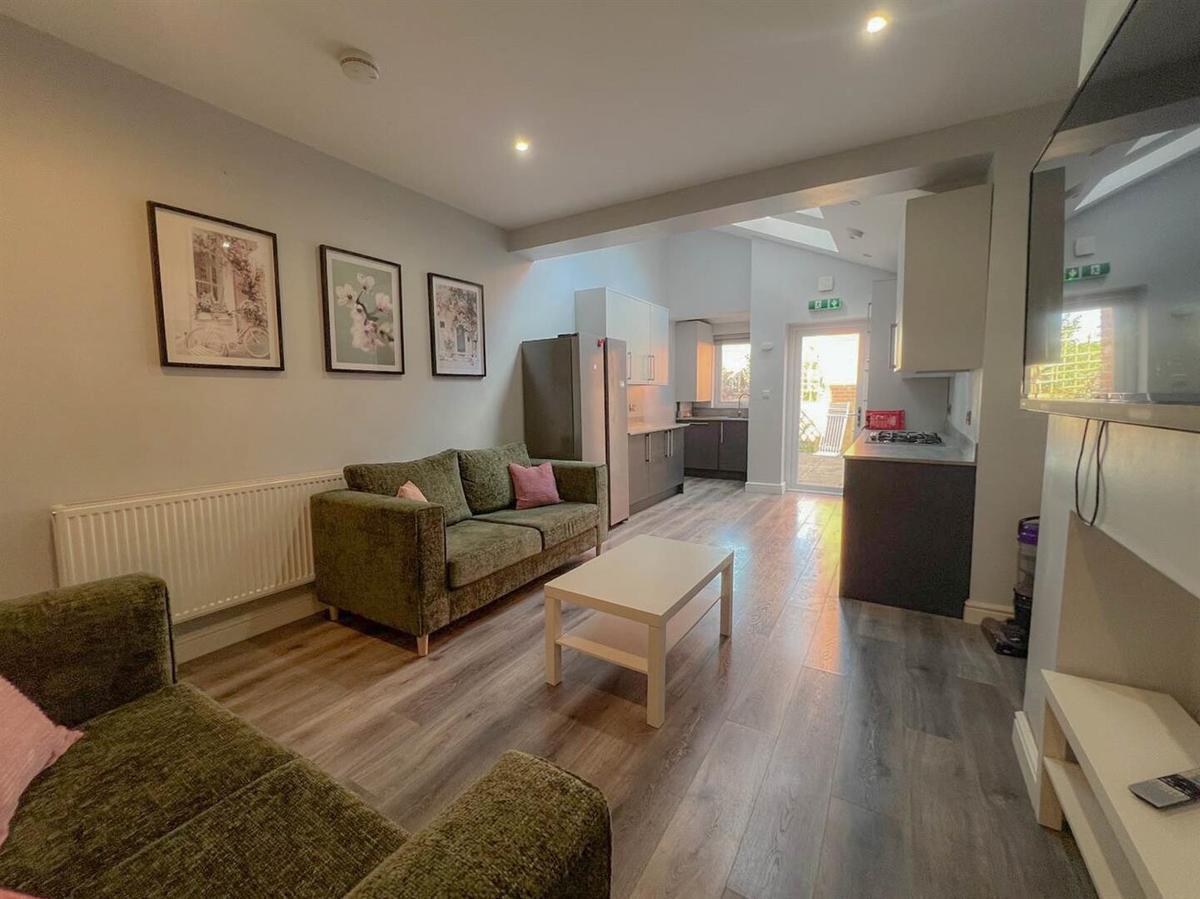 6 bedroom house on Sharrow Street, Sharrow, Sheffield